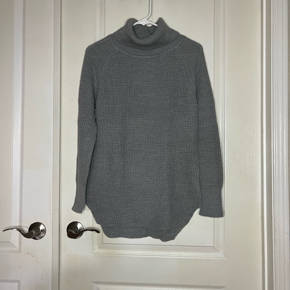 7 Sisters Size Small Charcoal Turtleneck Tunic Sweater